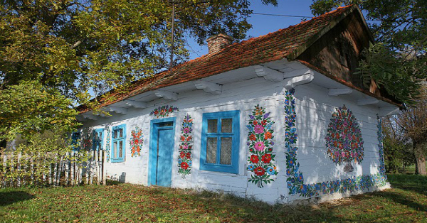 Ζαλίπιε: Το ζωγραφιστό χωριό της Πολωνίας με τα πανέμορφα σπίτια.