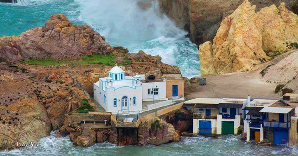 30 από τα πιο όμορφα εκκλησάκια της Ελλάδας!