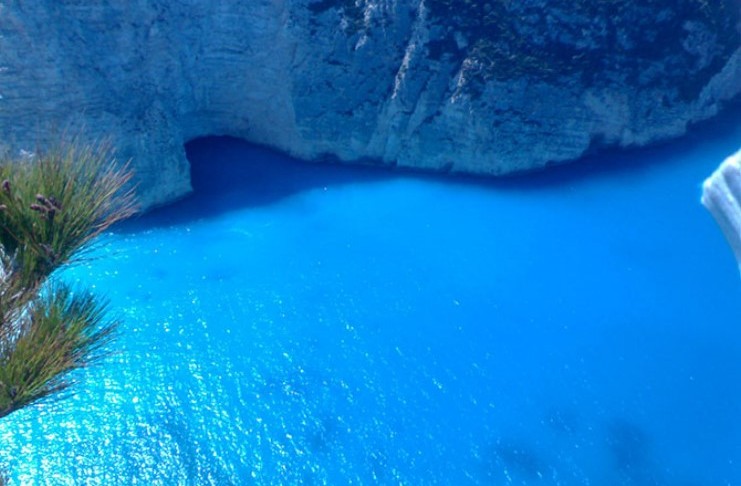Η ελληνική παραλία που τα νερά της περιέχουν θειάφι – Κολυμπώντας θεραπεύεις πόνους και αρθρίτιδες