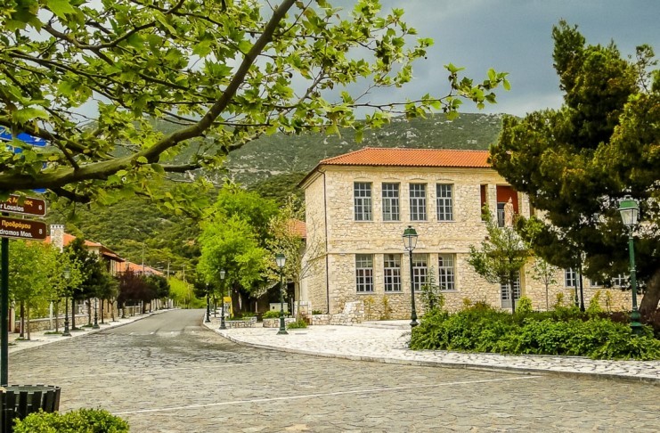 Μουλάτσι: Ένα χωριό τρεις φορές Ελληνικό. Τόσο πανέμορφο που θυμίζει σκηνικό  παλιάς ταινίας