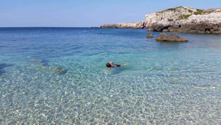 Δεν είναι η Σαντορίνη: Τα 2 ελληνικά νησιά με το μεγαλύτερο ποσοστό χωρισμών στις διακοπές