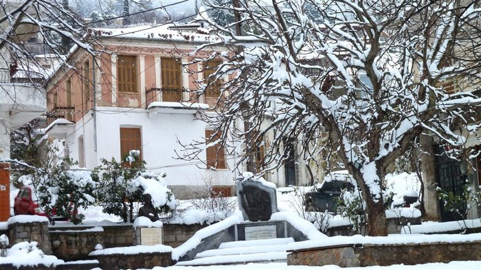 antipalo-deos-tis-arachovas-ena-magiko-chorioudaki-25-ores-apo-tin-athina