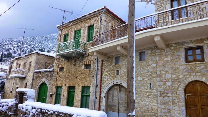 antipalo-deos-tis-arachovas-ena-magiko-chorioudaki-25-ores-apo-tin-athina