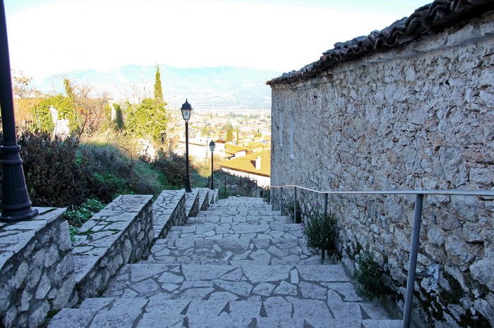 antipalo-deos-tis-arachovas-ena-magiko-chorioudaki-25-ores-apo-tin-athina