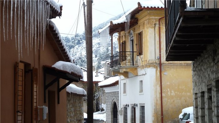 antipalo-deos-tis-arachovas-ena-magiko-chorioudaki-25-ores-apo-tin-athina