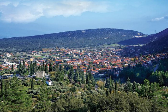 antipalo-deos-tis-arachovas-ena-magiko-chorioudaki-25-ores-apo-tin-athina