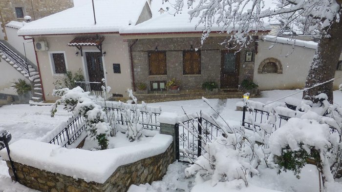 antipalo-deos-tis-arachovas-ena-magiko-chorioudaki-25-ores-apo-tin-athina