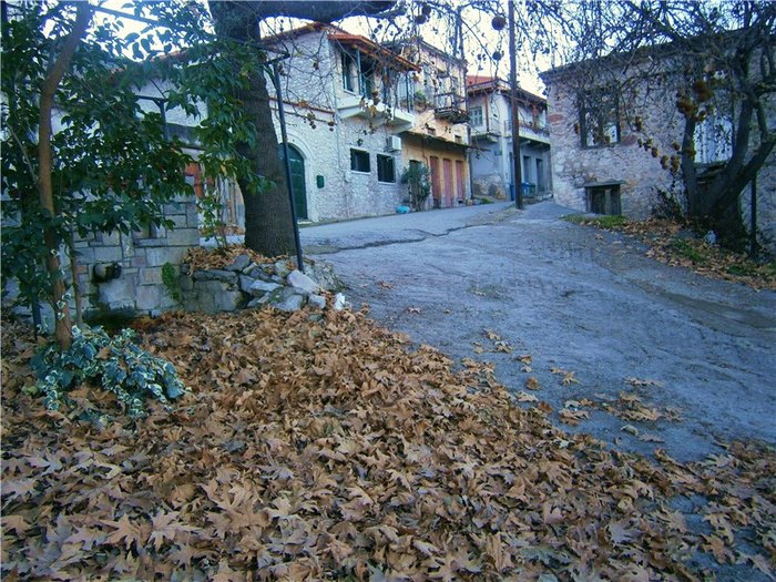 antipalo-deos-tis-arachovas-ena-magiko-chorioudaki-25-ores-apo-tin-athina