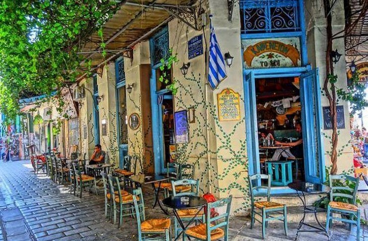 10 υπέροχα παραδοσιακά καφενεία της Αθήνας που σε ταξιδεύουν στον χρόνο