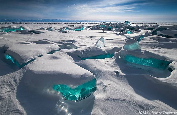 18 παγωμένες λίμνες που μοιάζουν με πίνακες ζωγραφικής. Η Ελλάδα ξεχωρίζει