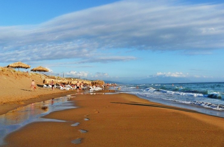 Ποια είναι η μεγαλύτερη παραλία της Ελλάδας; Έκταση χιλιομέτρων καταλαμβάνει η υπέροχη ακτή!
