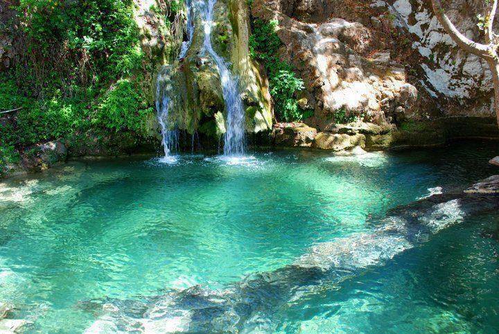 Η πανέμορφη “γαλάζια λίμνη” της Ελλάδας!