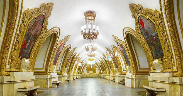 Μετρό Μόσχας: Tο ομορφότερο μετρό στον κόσμο!