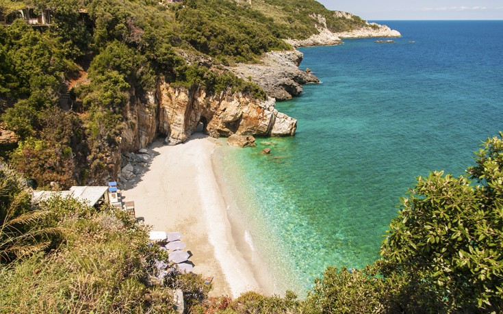 Μυλοπόταμος: Μια από τις πιο φημισμένες παραλίες της Ελλάδας από ψηλά!