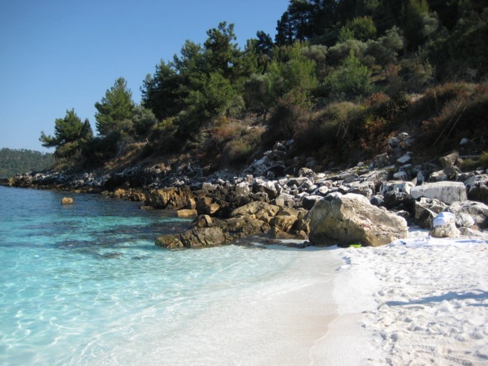 Ποια Καραϊβική.. Αυτή η εξωτική παραλία με την ολόλευκη άμμο και τα μαργαριταρένια βότσαλα βρίσκεται στην Ελλάδα! Ποια Καραϊβική.. Αυτή η εξωτική παραλία με την ολόλευκη άμμο και τα μαργαριταρένια βότσαλα βρίσκεται στην Ελλάδα!