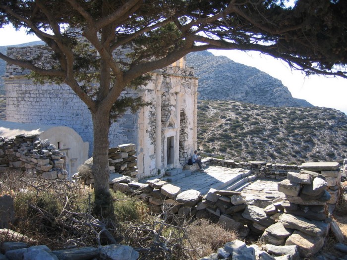 Η «μικρή κυρία» των Κυκλάδων: Το νησάκι των 300 κατοίκων με την σπάνια ομορφιά που λάτρεψε και ύμνησε ο Ελύτης