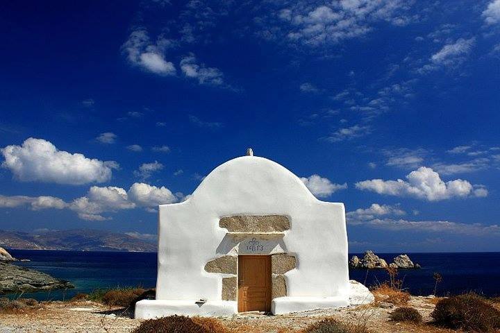 Η «μικρή κυρία» των Κυκλάδων: Το νησάκι των 300 κατοίκων με την σπάνια ομορφιά που λάτρεψε και ύμνησε ο Ελύτης