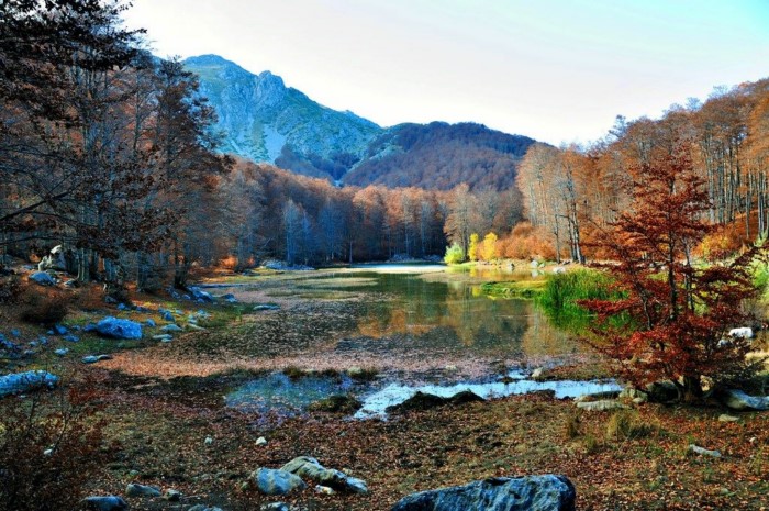 Τα πιο εντυπωσιακά μέρη το Φθινόπωρο στην Ελλάδα σε 32 εικόνες που μαγεύουν