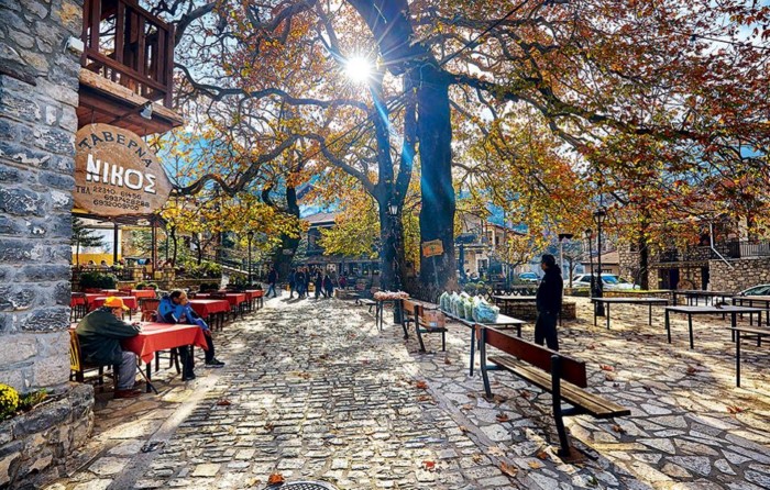 7 ελληνικά εναλλακτικά χωριά για ονειρικές διακοπές. Οι κρυμμένοι θησαυροί που πρέπει οπωσδήποτε να επισκεφθείς