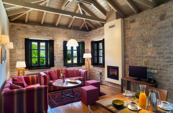 Το ελληνικό πέτρινο ξενοδοχείο που διεκδικεί την κορυφή του κόσμου