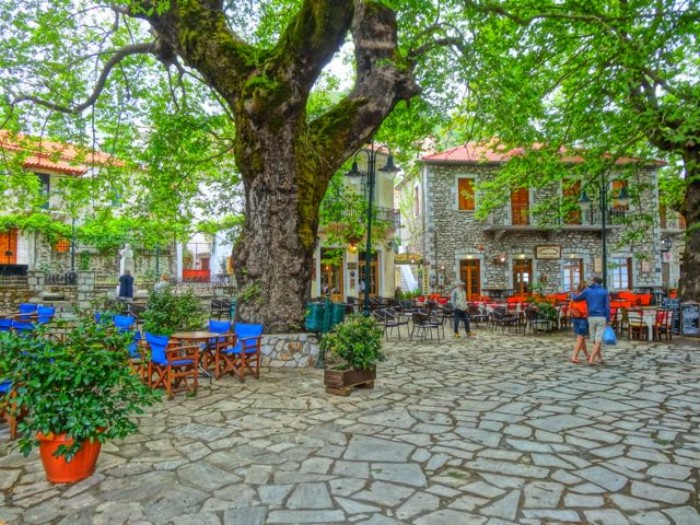 7 ελληνικά εναλλακτικά χωριά για ονειρικές διακοπές. Οι κρυμμένοι θησαυροί που πρέπει οπωσδήποτε να επισκεφθείς