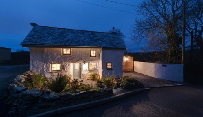 Το σπίτι ηλικίας 300 ετών που εξωτερικά δεν μοιάζει κάτι ιδιαίτερο, μέχρι να περάσεις στο εσωτερικό του