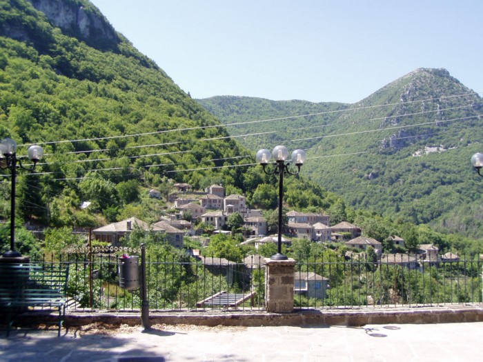 Ο άγνωστος «παράδεισος» των Ιωαννίνων: Ένα κουκλίστικο χωριό που ελάχιστοι γνωρίζουν Ο άγνωστος «παράδεισος» των Ιωαννίνων: Ένα κουκλίστικο χωριό που ελάχιστοι γνωρίζουν