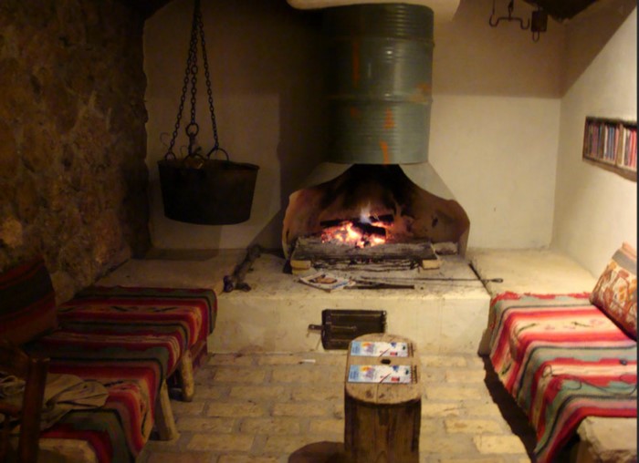 Σε απόσταση 2 ωρών από την Αθήνα υπάρχει η "Cherryland": Ένα υπέροχο χωριό βγαλμένο από τα παραμύθια