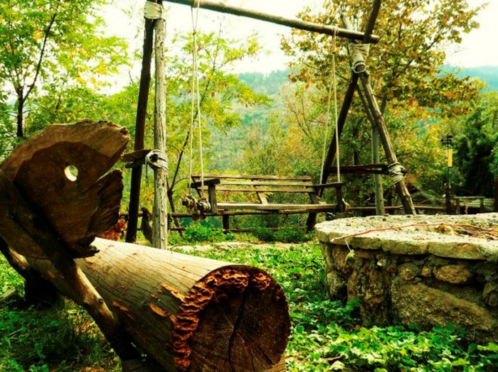 Σε απόσταση 2 ωρών από την Αθήνα υπάρχει η "Cherryland": Ένα υπέροχο χωριό βγαλμένο από τα παραμύθια