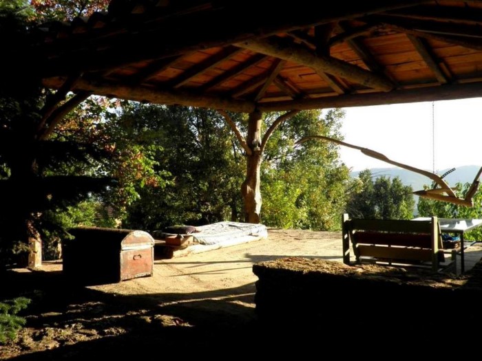 Σε απόσταση 2 ωρών από την Αθήνα υπάρχει η "Cherryland": Ένα υπέροχο χωριό βγαλμένο από τα παραμύθια