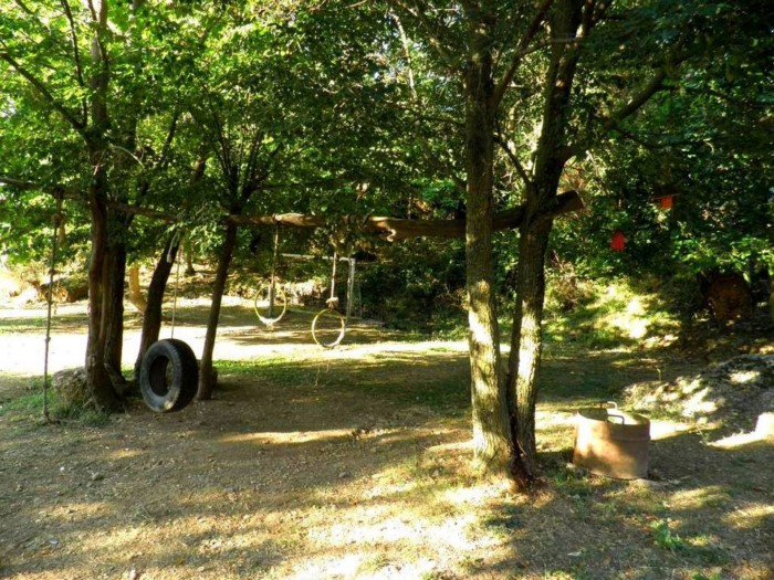 Σε απόσταση 2 ωρών από την Αθήνα υπάρχει η "Cherryland": Ένα υπέροχο χωριό βγαλμένο από τα παραμύθια