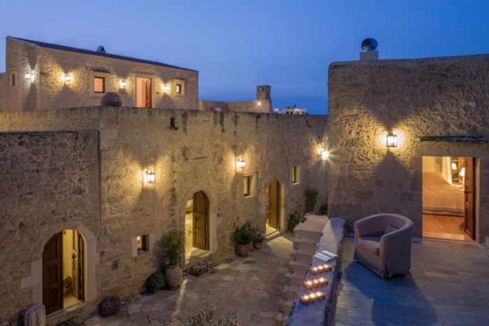 Η εκπληκτική μεταμόρφωση ενός εγκαταλελειμμένου χωριού του 16ου αιώνα στην Κρήτη σε ξενοδοχείο