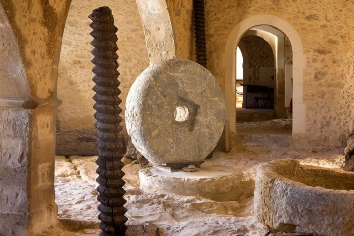 Η εκπληκτική μεταμόρφωση ενός εγκαταλελειμμένου χωριού του 16ου αιώνα στην Κρήτη σε ξενοδοχείο