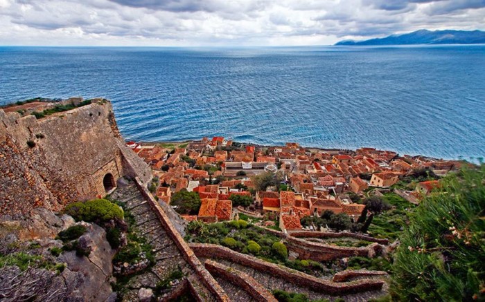 12 ελληνικά χωριά που πρέπει να επισκεφτείς μια φορά στη ζωή σου