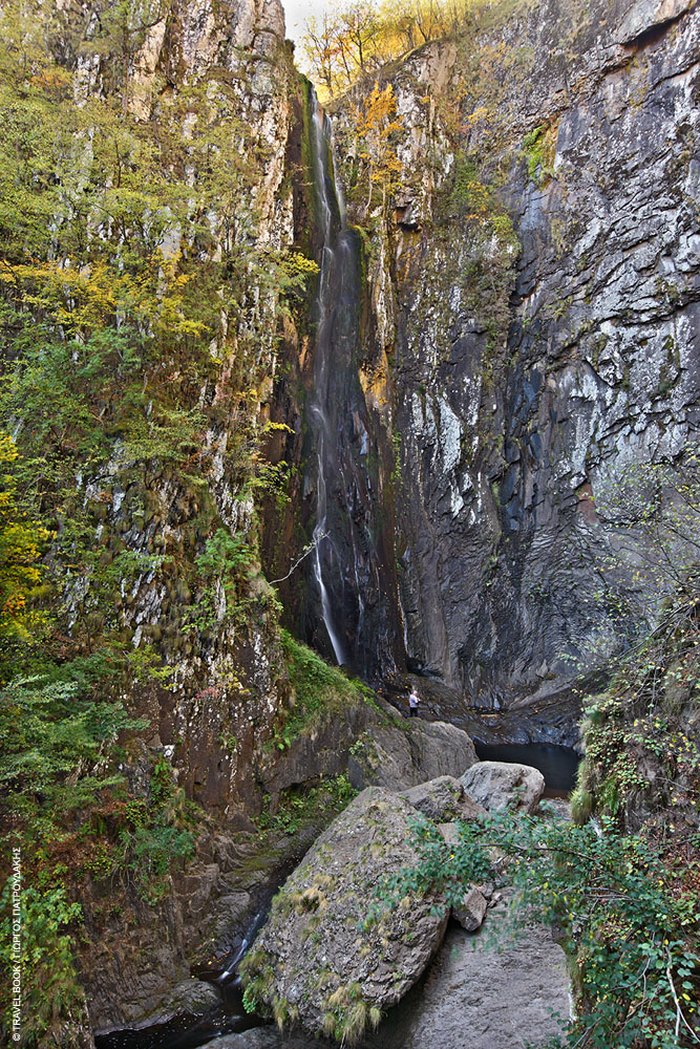 Ο παράδεισος της Ελλάδας: Η πόλη με τα παρθένα δάση, τα πετρόχτιστα γεφύρια, τη σπάνια βλάστηση και τους πανέμορφους καταρράκτες Ο παράδεισος της Ελλάδας: Η πόλη με τα παρθένα δάση, τα πετρόχτιστα γεφύρια, τη σπάνια βλάστηση και τους πανέμορφους καταρράκτες
