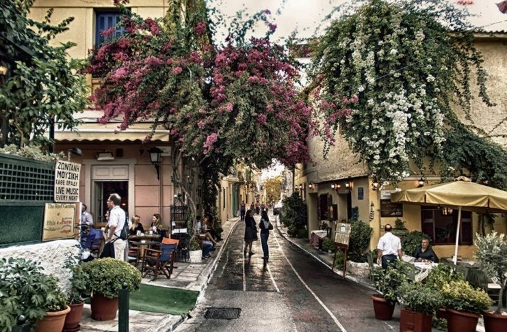 Πλάκα: Η πιο παλιά αλλά και πιο όμορφη συνοικία της Αθήνας έχει ιστορία 3.500 χρόνων
