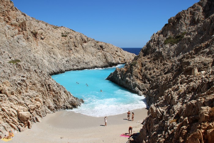 Η ωραιότερη "άγνωστη" παραλία της Ελλάδας που.. κοντράρει τον Παράδεισο!