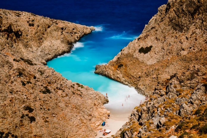 Η ωραιότερη "άγνωστη" παραλία της Ελλάδας που.. κοντράρει τον Παράδεισο! Η ωραιότερη "άγνωστη" παραλία της Ελλάδας που.. κοντράρει τον Παράδεισο!