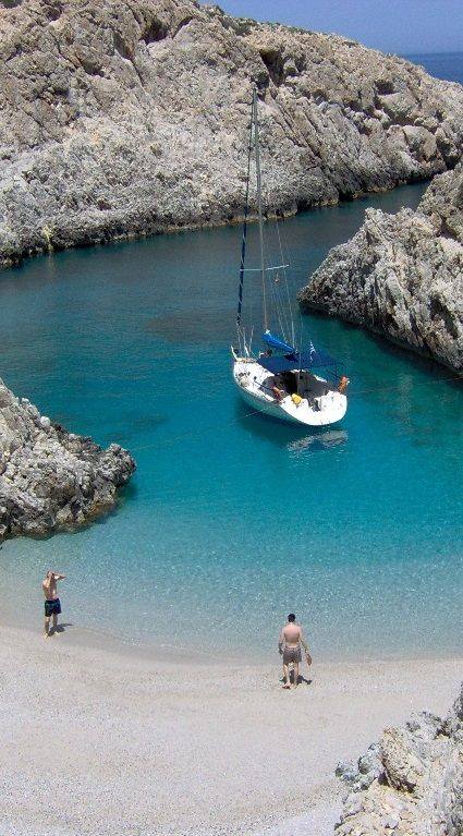 Η ωραιότερη "άγνωστη" παραλία της Ελλάδας που.. κοντράρει τον Παράδεισο!