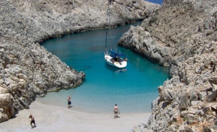 Η ωραιότερη "άγνωστη" παραλία της Ελλάδας που.. κοντράρει τον Παράδεισο! Η ωραιότερη "άγνωστη" παραλία της Ελλάδας που.. κοντράρει τον Παράδεισο!