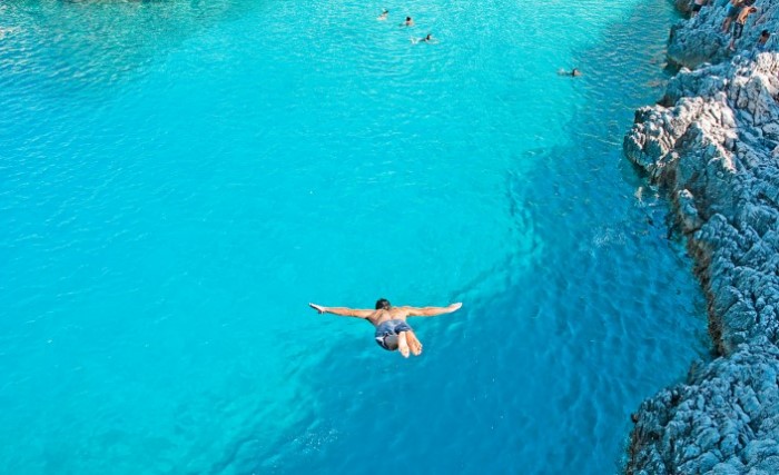Η ωραιότερη "άγνωστη" παραλία της Ελλάδας που.. κοντράρει τον Παράδεισο! Η ωραιότερη "άγνωστη" παραλία της Ελλάδας που.. κοντράρει τον Παράδεισο!