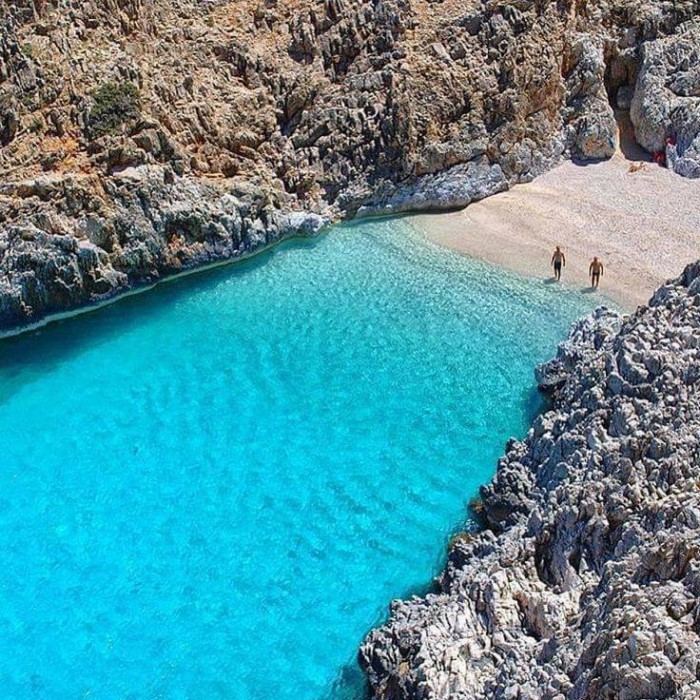 Η ωραιότερη "άγνωστη" παραλία της Ελλάδας που.. κοντράρει τον Παράδεισο! Η ωραιότερη "άγνωστη" παραλία της Ελλάδας που.. κοντράρει τον Παράδεισο!