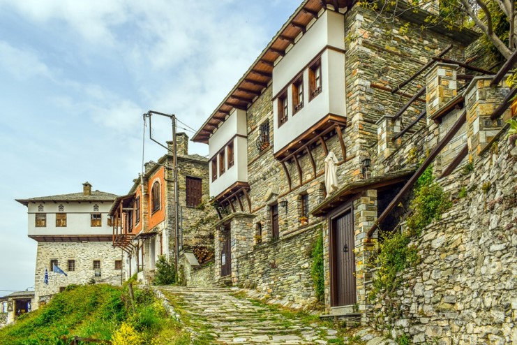 Μακρυνίτσα:  Το πανέμορφο χωριό όπου γυρίστηκε η τρίτη πιο εμπορική ταινία του ελληνικού κινηματογράφου