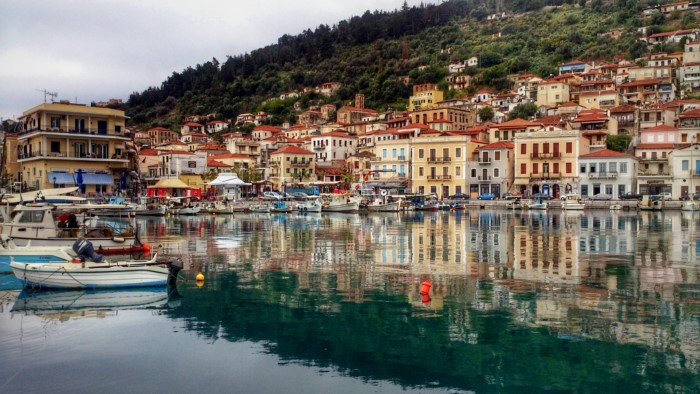 Ο πιο ρομαντικός προορισμός στην Πελοπόννησο είναι μια υπέροχη πόλη που θυμίζει.. νησί