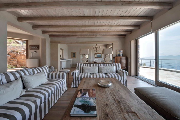 Το εντυπωσιακό σπίτι στο Πήλιο με την απίστευτη θέα στη θάλασσα! Το εντυπωσιακό σπίτι στο Πήλιο με την απίστευτη θέα στη θάλασσα!