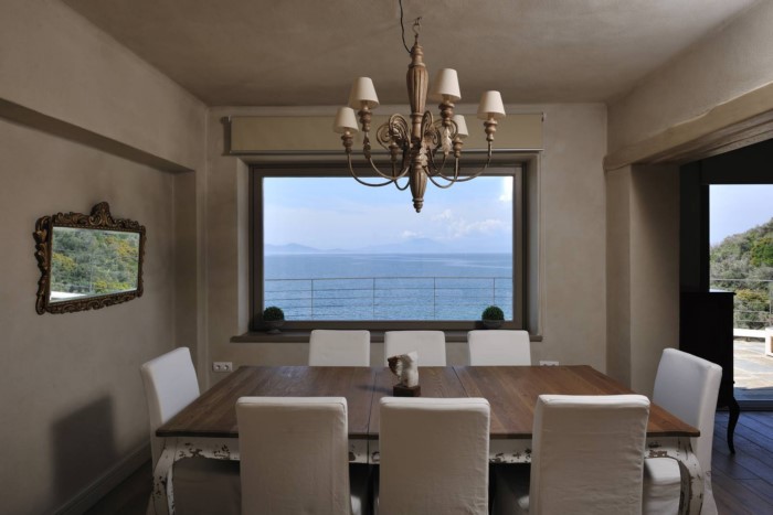 Το εντυπωσιακό σπίτι στο Πήλιο με την απίστευτη θέα στη θάλασσα! Το εντυπωσιακό σπίτι στο Πήλιο με την απίστευτη θέα στη θάλασσα!