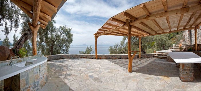 Το εντυπωσιακό σπίτι στο Πήλιο με την απίστευτη θέα στη θάλασσα! Το εντυπωσιακό σπίτι στο Πήλιο με την απίστευτη θέα στη θάλασσα!