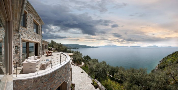Το εντυπωσιακό σπίτι στο Πήλιο με την απίστευτη θέα στη θάλασσα! Το εντυπωσιακό σπίτι στο Πήλιο με την απίστευτη θέα στη θάλασσα!