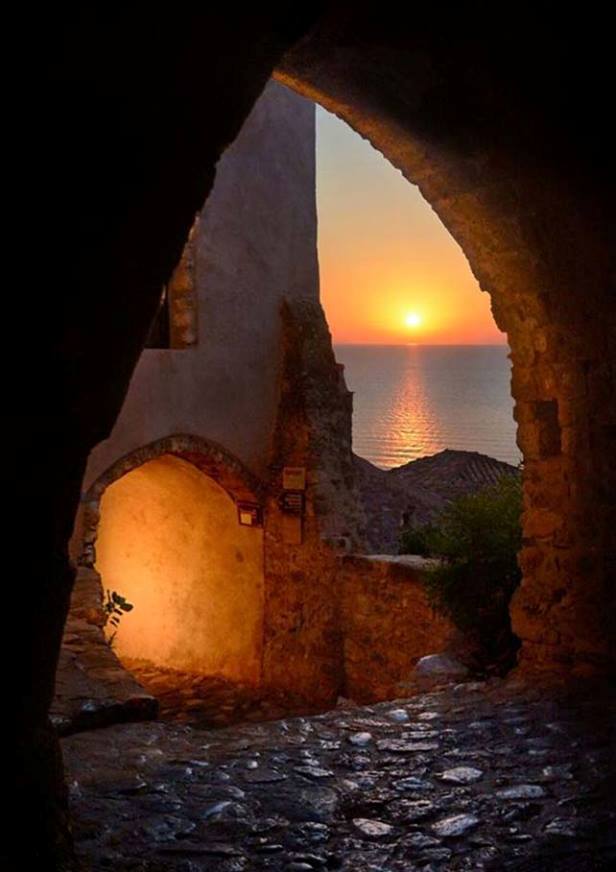 Τα Χριστούγεννα στη Μονεμβασιά είναι βγαλμένα από τα ωραιότερα παραμύθια Τα Χριστούγεννα στη Μονεμβασιά είναι βγαλμένα από τα ωραιότερα παραμύθια