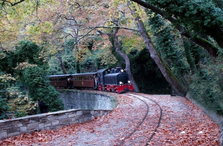 Παγκόσμια μοναδικότητα: Η πιο στενή σιδηροδρομική γραμμή στον κόσμο βρίσκεται στην Ελλάδα Παγκόσμια μοναδικότητα: Η πιο στενή σιδηροδρομική γραμμή στον κόσμο βρίσκεται στην Ελλάδα